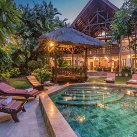 New Daria Villas Seminyak Εξωτερικό φωτογραφία