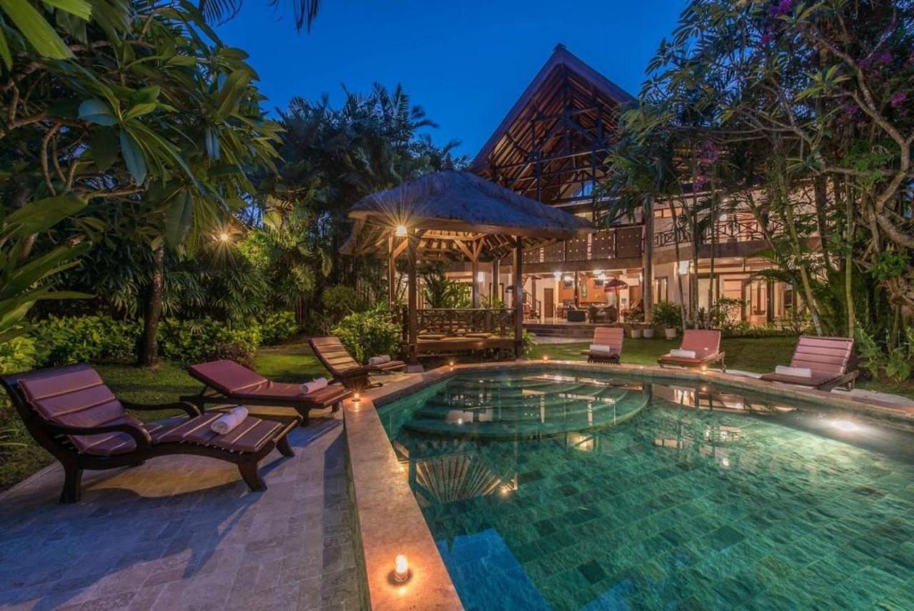 New Daria Villas Seminyak Εξωτερικό φωτογραφία