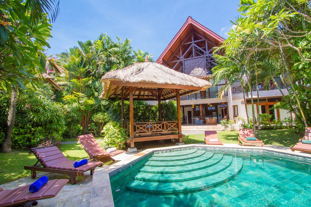 New Daria Villas Seminyak Εξωτερικό φωτογραφία
